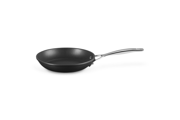 Ninja ZEROSTICK Cookware 20cm Frying Pan, Long Lasting, Non-Stick Hard  Anodised Aluminium, Induction Compatible, Oven Safe to 260°C, Cast  Stainless