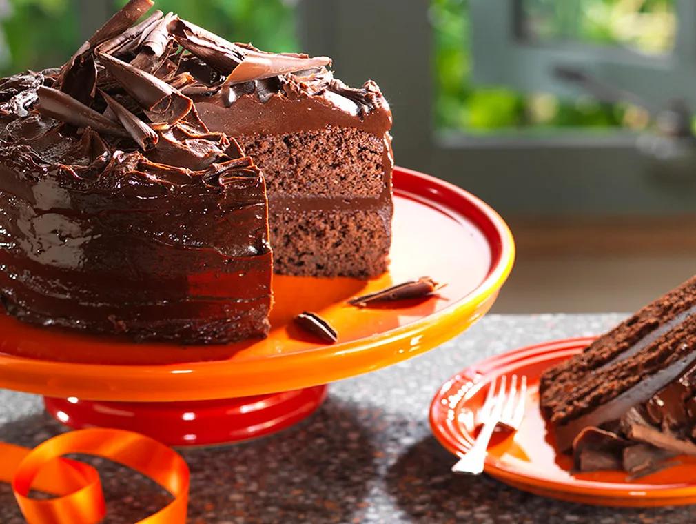 Chocolate Cake with Curls